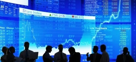 Urządzenie wyświetlające multimedia, prezentujące dane techniczne dla handlowców. Obejmuje wartości walut takie jak 1060, 5,476 i 580. Informacje finansowe oraz dane z giełdy wyświetlane do analizy.