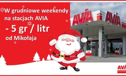 Polski język reklamowy firmy AVIA z wyjątkową ofertą na świąteczny weekend: 5 gr/litr taniej od Świętego Mikołaja.