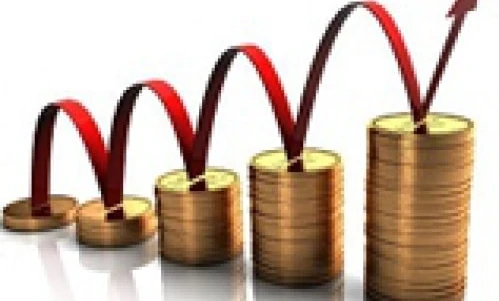 Osoba licząca stosy gotówki. Obsługiwanie waluty. Zbliżenie pieniędzy.