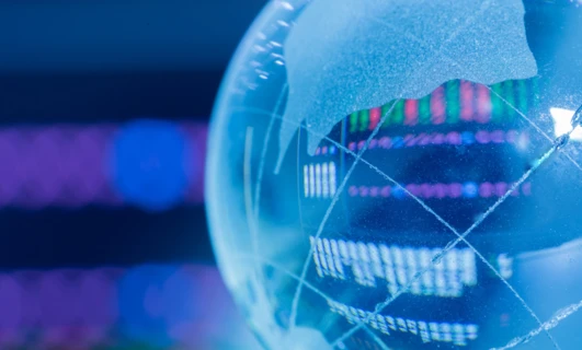 Niebieska kula, reprezentująca technologię i projektowanie graficzne w inżynierii telekomunikacyjnej i naukach.