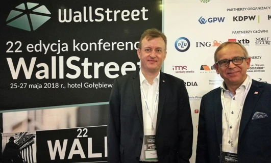 Reklama bannerowa dla 22. konferencji WallStreet, zorganizowanej przez białych kołnierzyków dla indywidualnych inwestorów. Wśród prominentnych partnerów znajdują się GPW i ING.