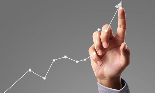 Diagram trójkąta wyświetlający naukowe grafiki w nowoczesnym wzornictwie. Ilustracja do prezentacji na temat najlepszych praktyk SEO.