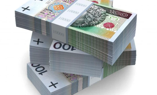 Obraz polskich banknotów ułożonych w trójkąt z różnymi nominałami, w tym 100, 33 i 10000 złotych. Tekst brzmi "STO ZŁOTYCH" i "OOF" między innymi.